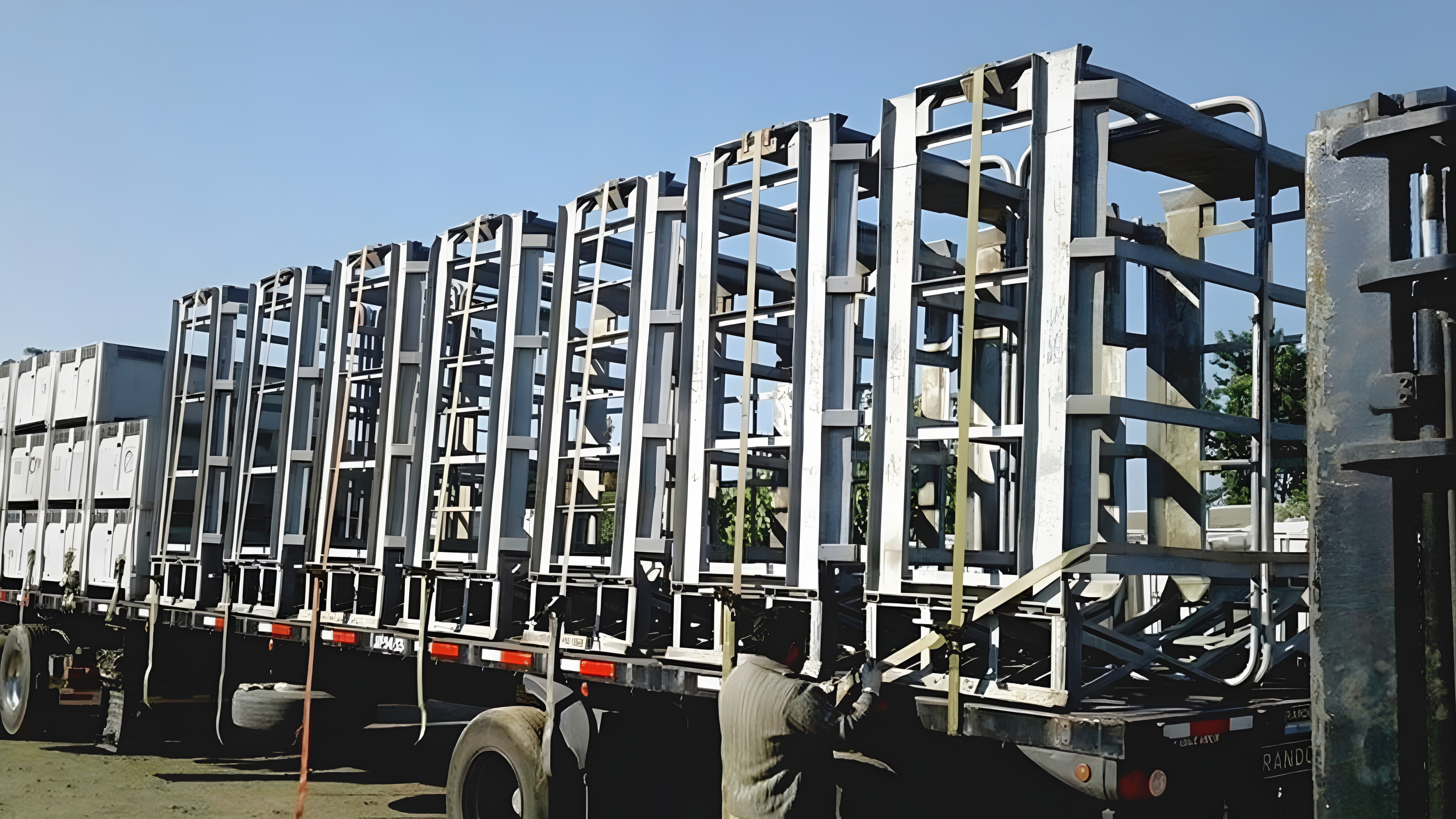 Estructuras metálicas para fabricar tinas para vendimia